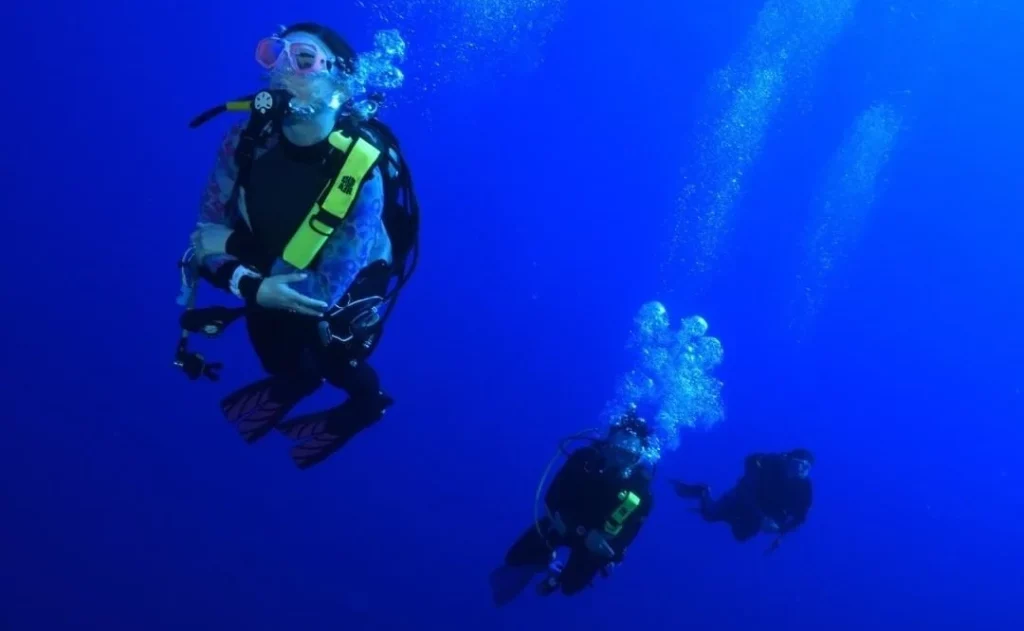 Diver using Spare Air